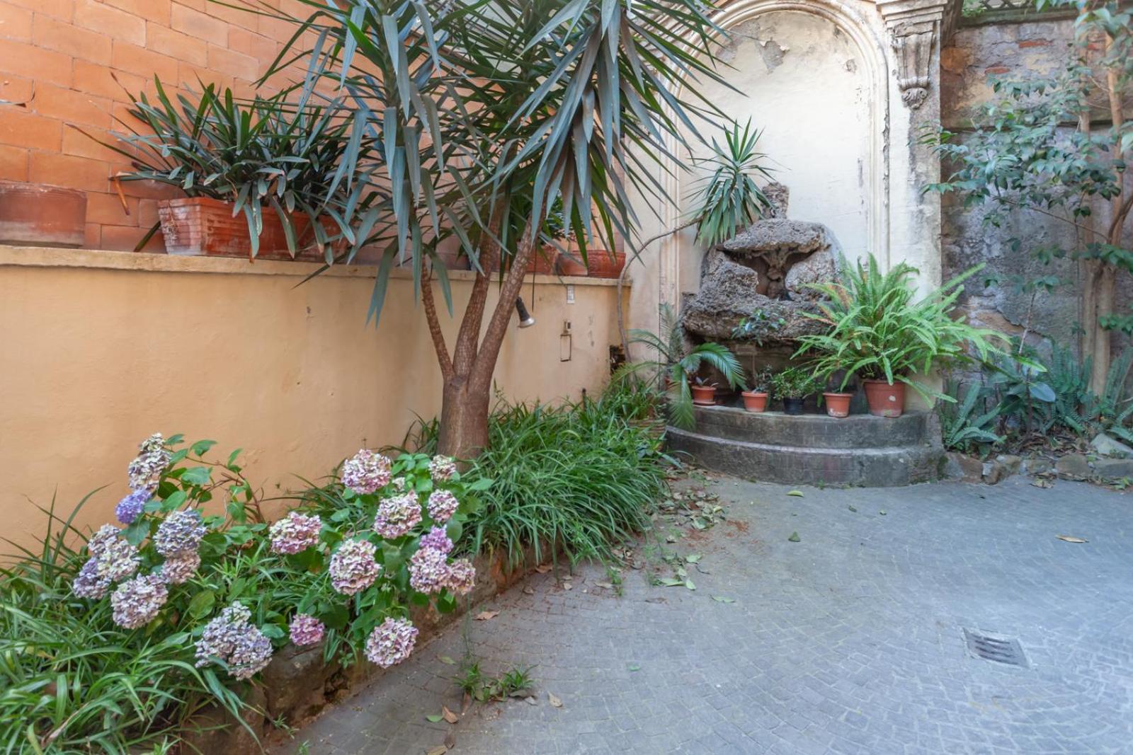Appartement Modern Historic - By Openroma *