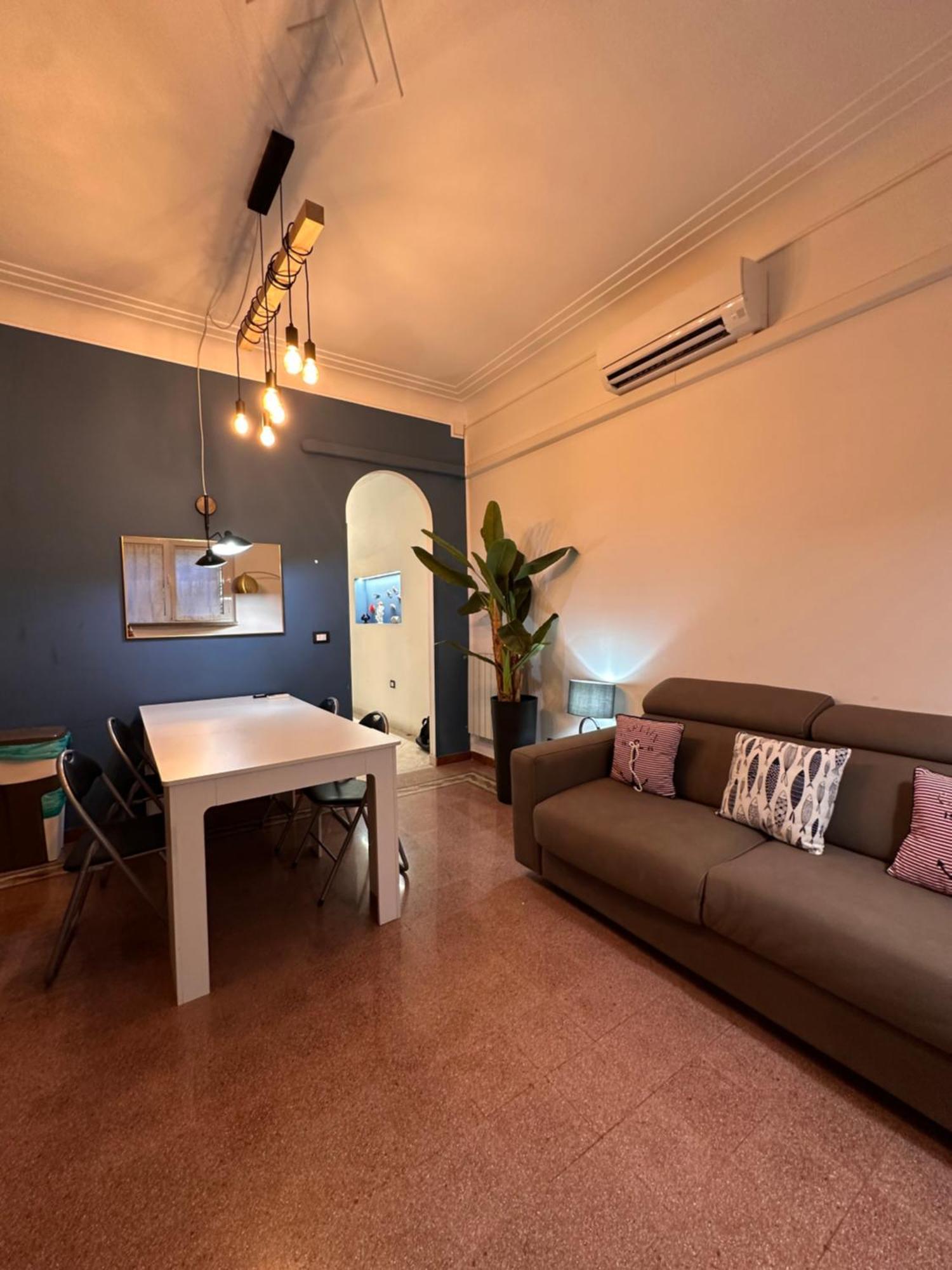 Modern Historic - By Openroma Apartment